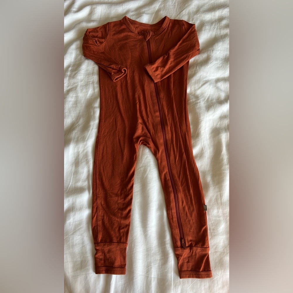 Kyte baby 2T romper Rust